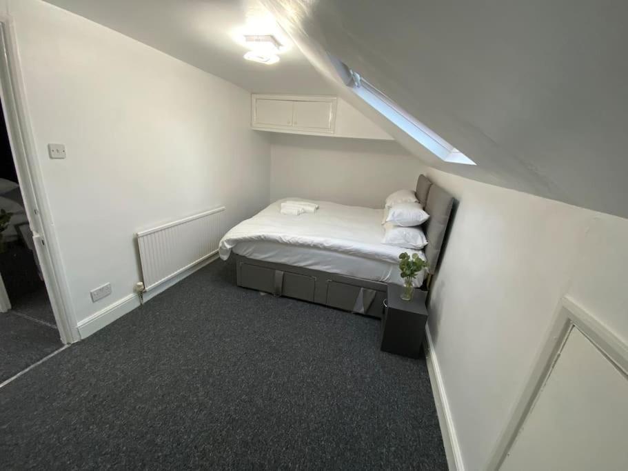 2 Bedroom Flat In Londra Dış mekan fotoğraf